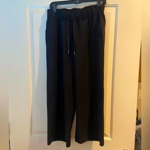 Lululemon Cropped Wide Leg Pants